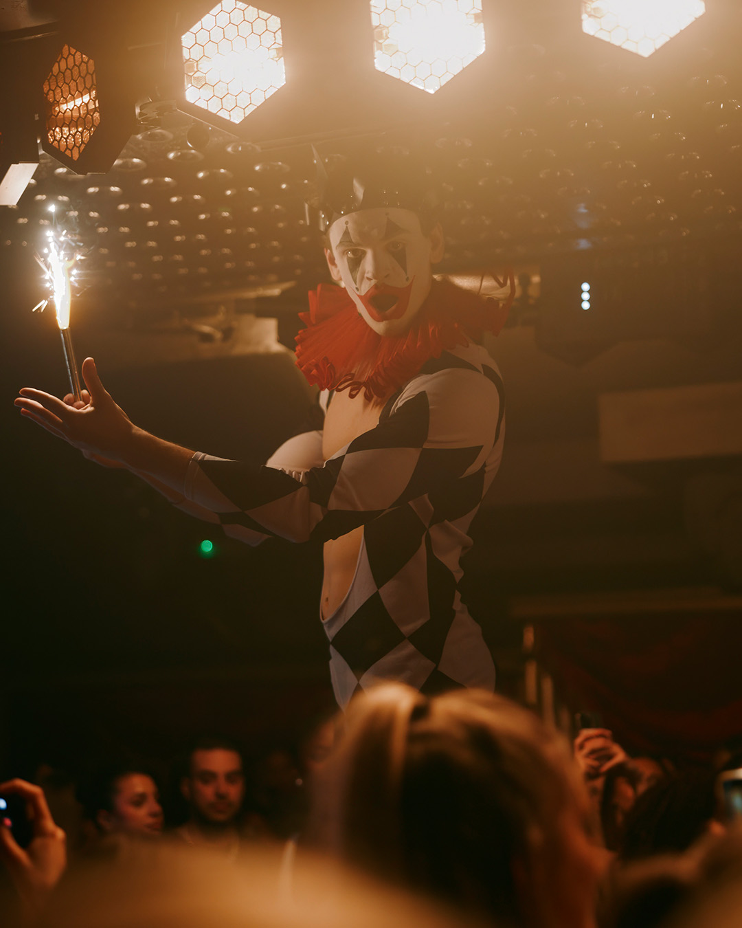 Cirque Le Soir VIP tables photo 5