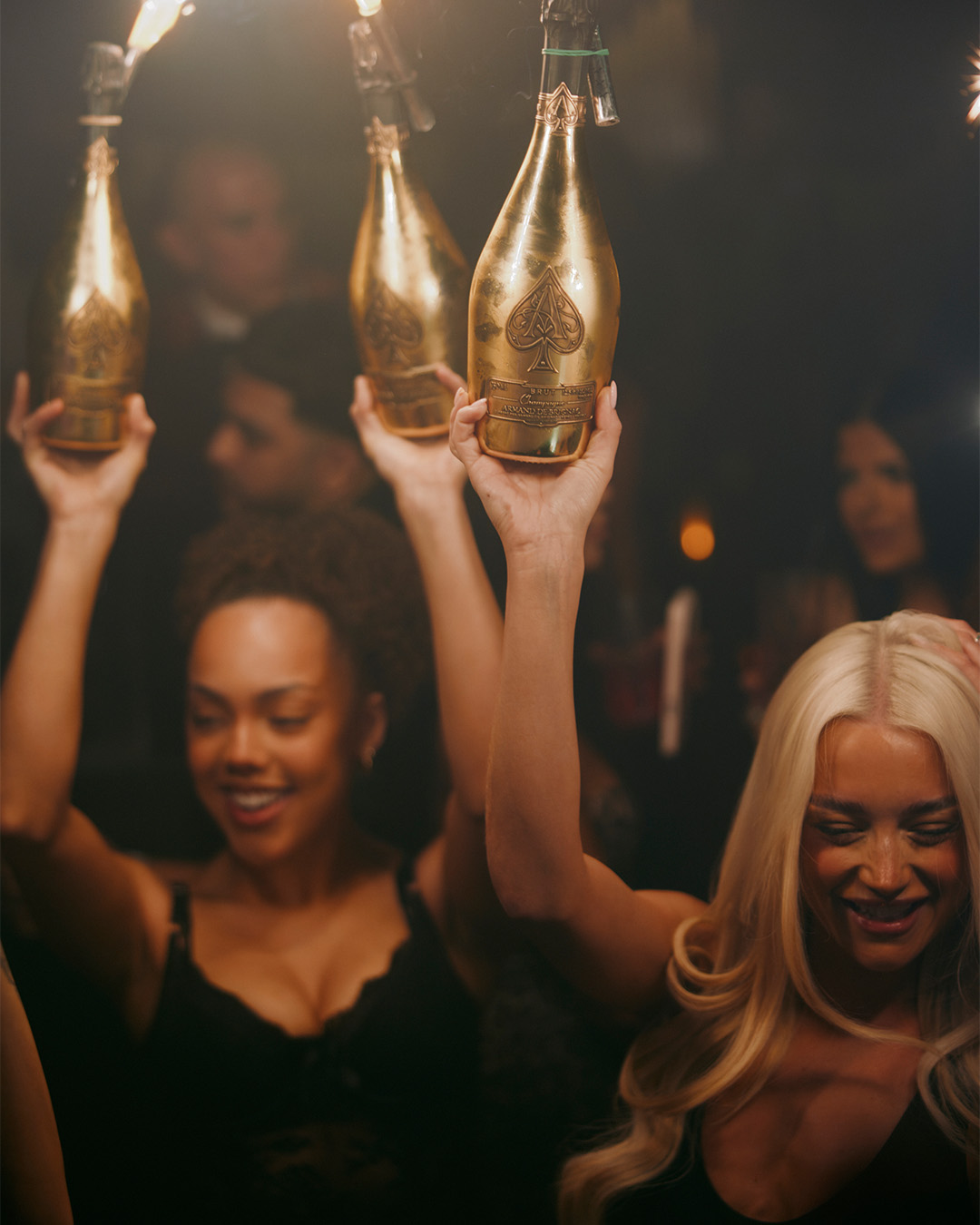Cirque Le Soir VIP tables photo 6